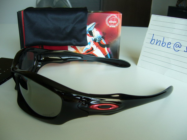 oakley monster dog ducati